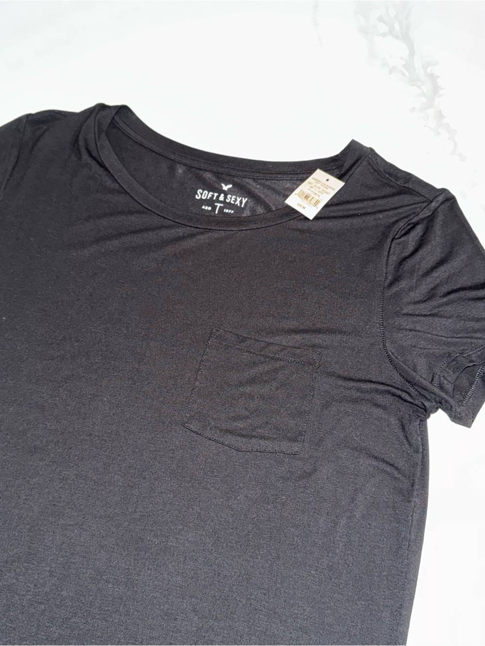 American Eagle Soft & Sexy Black Short-Sleeve Pocket Tee - Picture 2 of 4